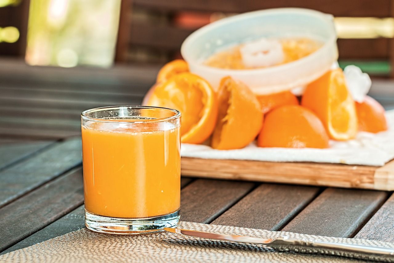 fresh-orange-juice-1614822_1280.jpg